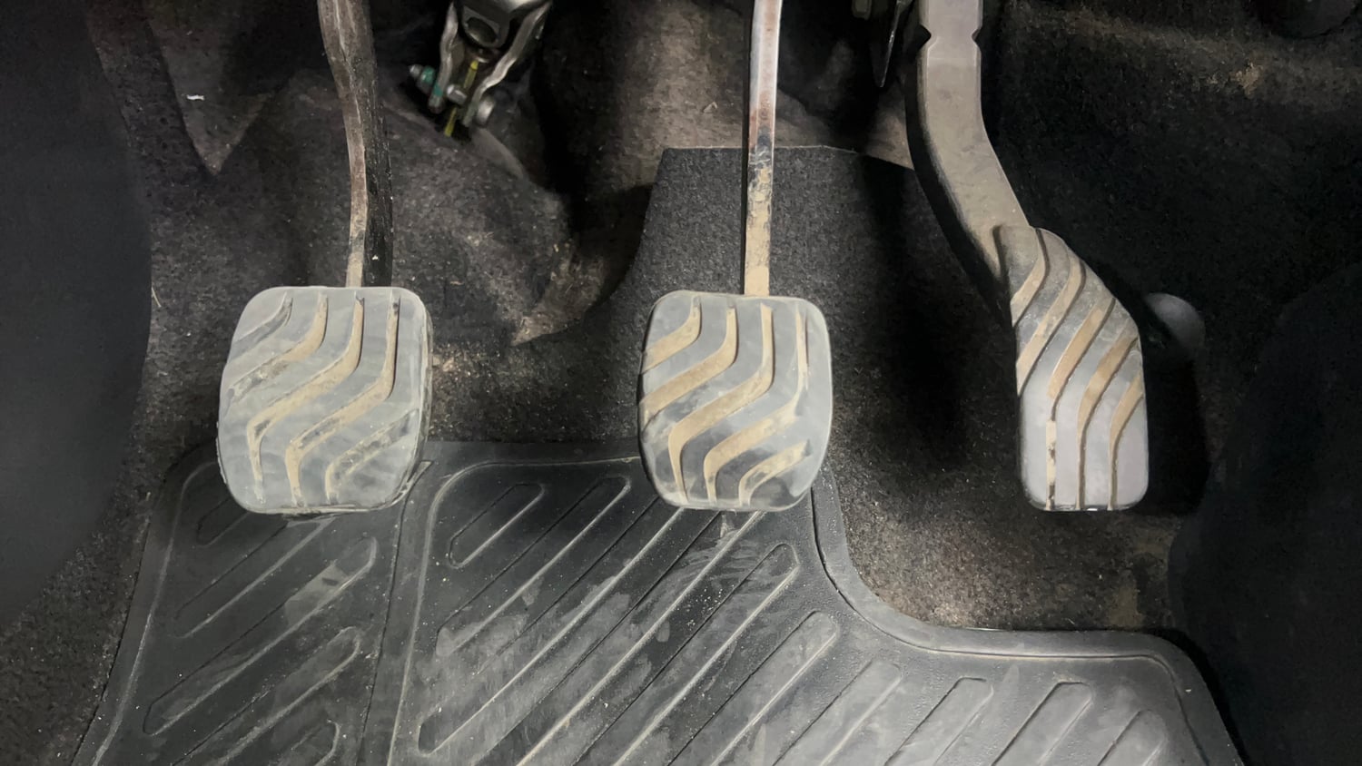 Used 2023 Nissan Magnite XV Petrol Manual interior PEDALS VIEW