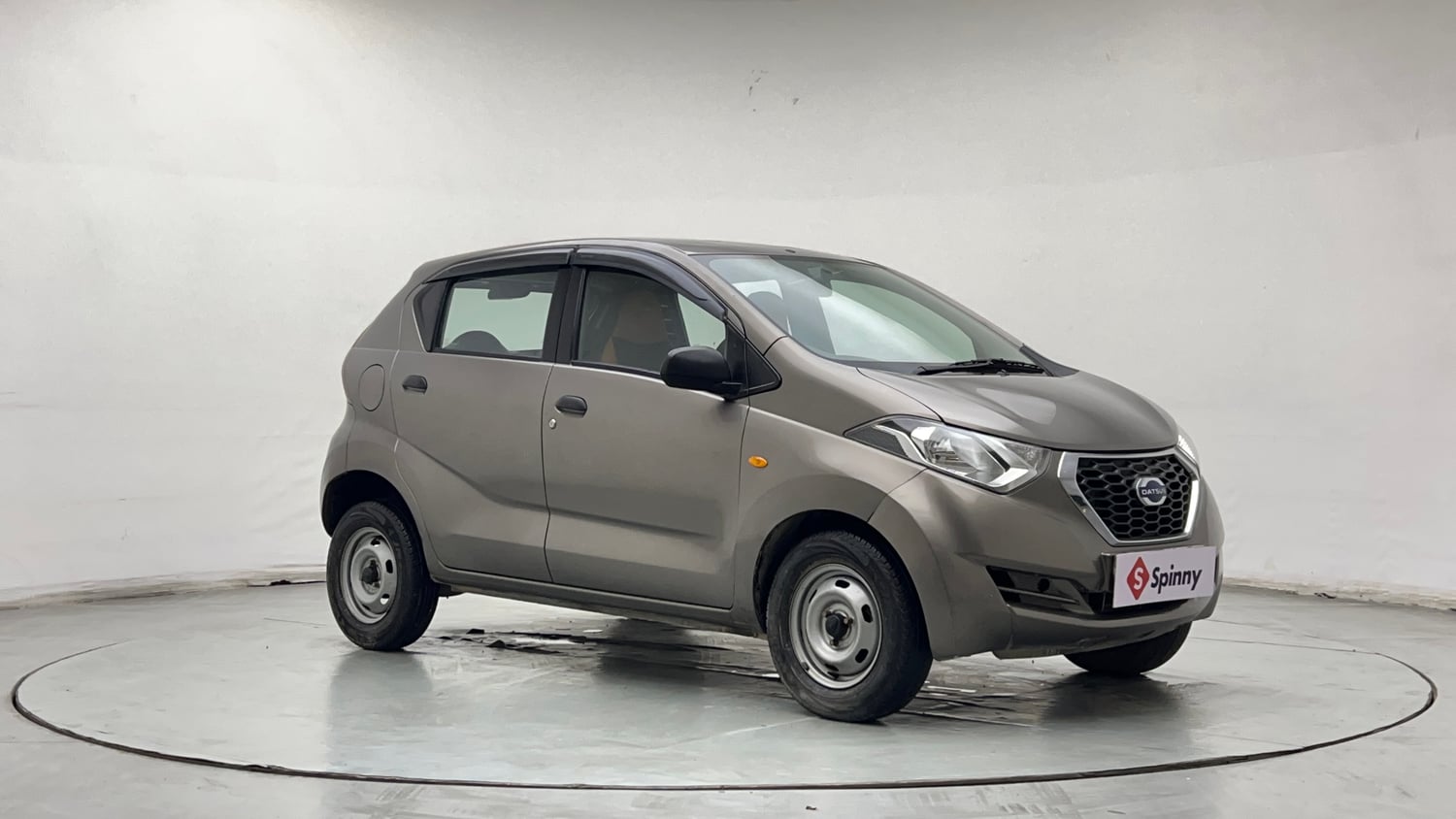 Used 2018 Datsun Redi-GO A Petrol Manual exterior RIGHT FRONT CORNER VIEW