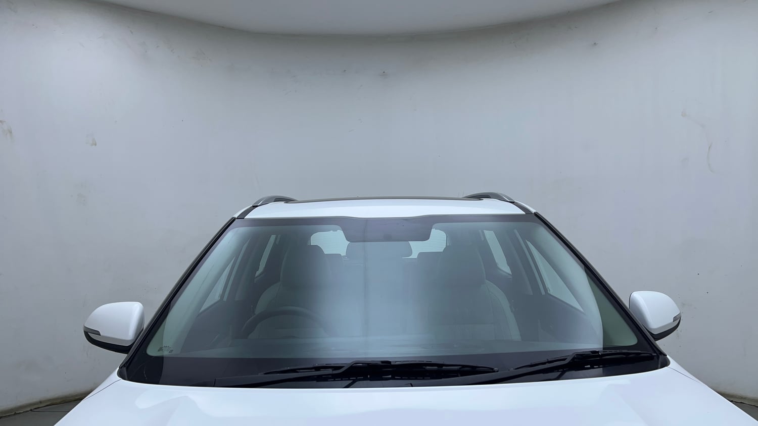 Used 2024 Kia Seltos HTX 1.5 Petrol MT Petrol Manual exterior FRONT WINDSHIELD VIEW