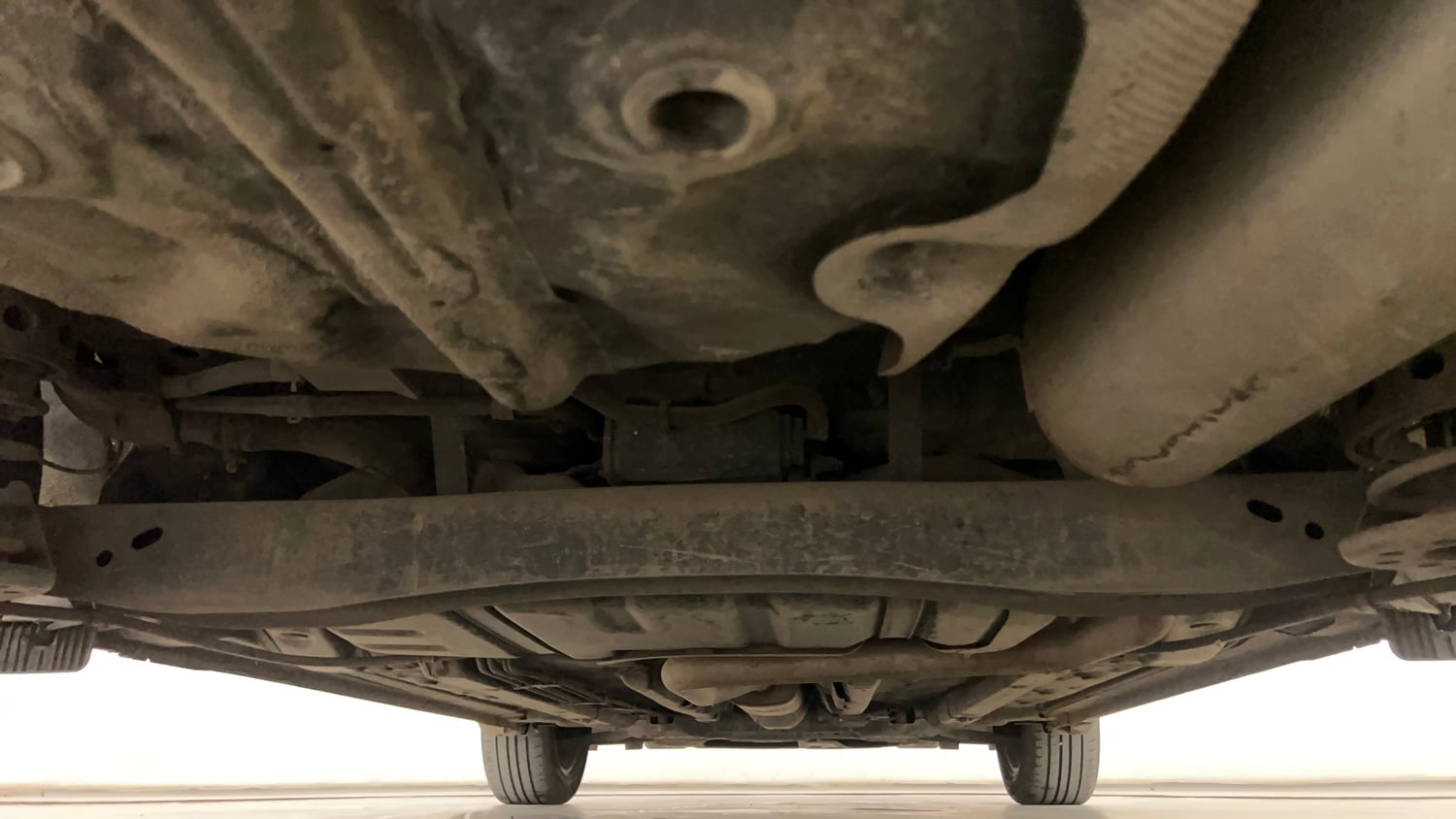 Used 2023 Hyundai Verna SX (O) 1.5 Turbo Petrol MT Petrol Manual extra REAR UNDERBODY VIEW (TAKEN FROM REAR)