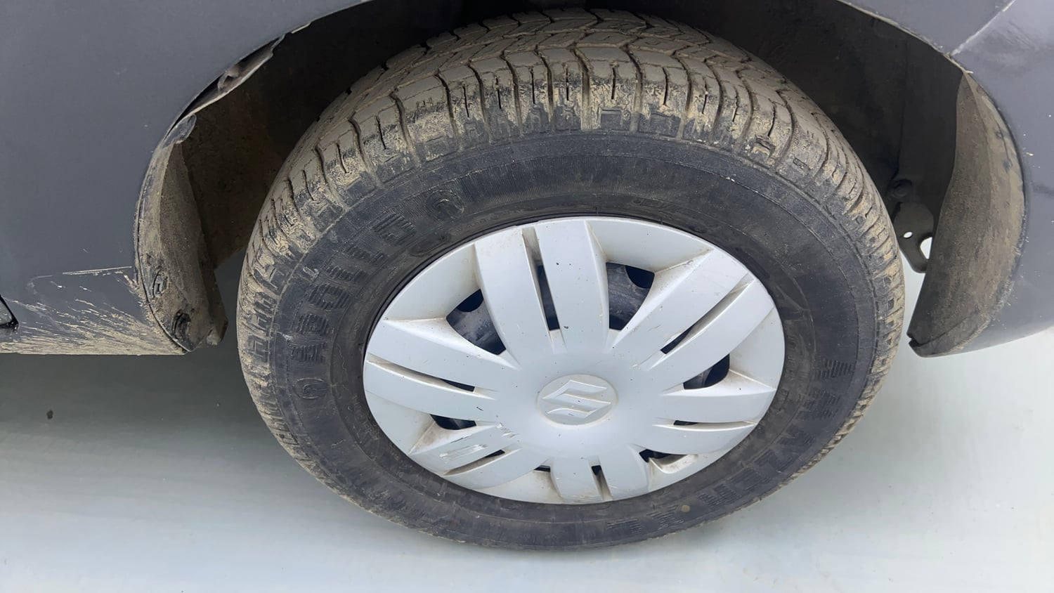 Used 2014 Maruti Suzuki Alto 800 Vxi Petrol Manual tyres RIGHT FRONT TYRE RIM VIEW