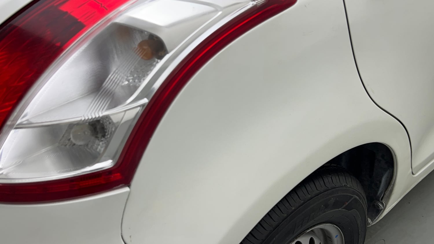 Used 2016 Maruti Suzuki Swift Lxi (O) Petrol Manual dents MINOR DENT