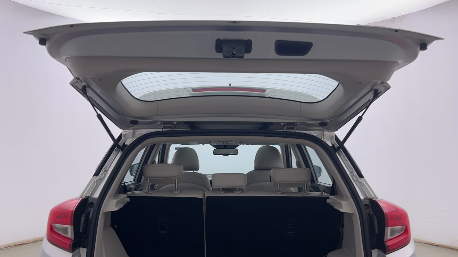 Used 2021 Mahindra XUV 300 W8 (O) 1.2 Petrol Petrol Manual interior DICKY DOOR OPEN VIEW
