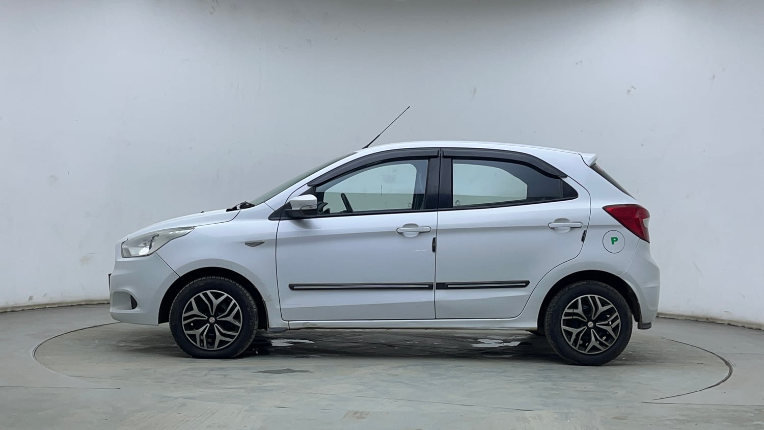 Used 2016 Ford Figo Trend 1.2 Ti-VCT Petrol Manual exterior LEFT SIDE VIEW