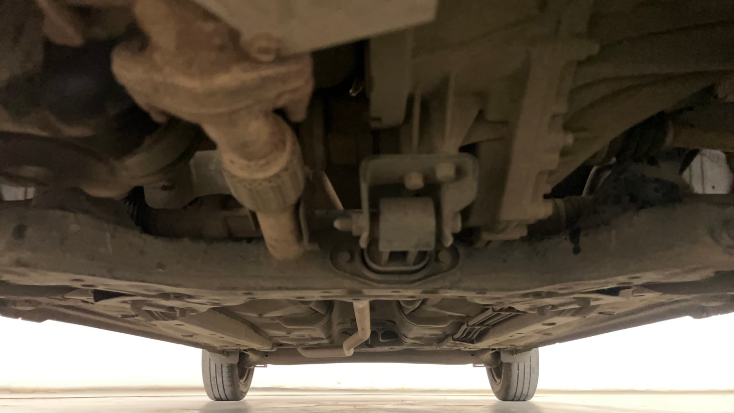 Used 2018 Hyundai Santro Asta Petrol Manual extra FRONT LEFT UNDERBODY VIEW