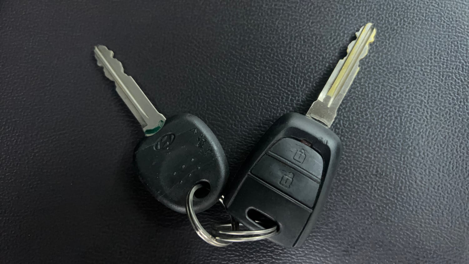 Used 2019 Hyundai Santro Sportz AMT Petrol Automatic extra CAR KEY VIEW