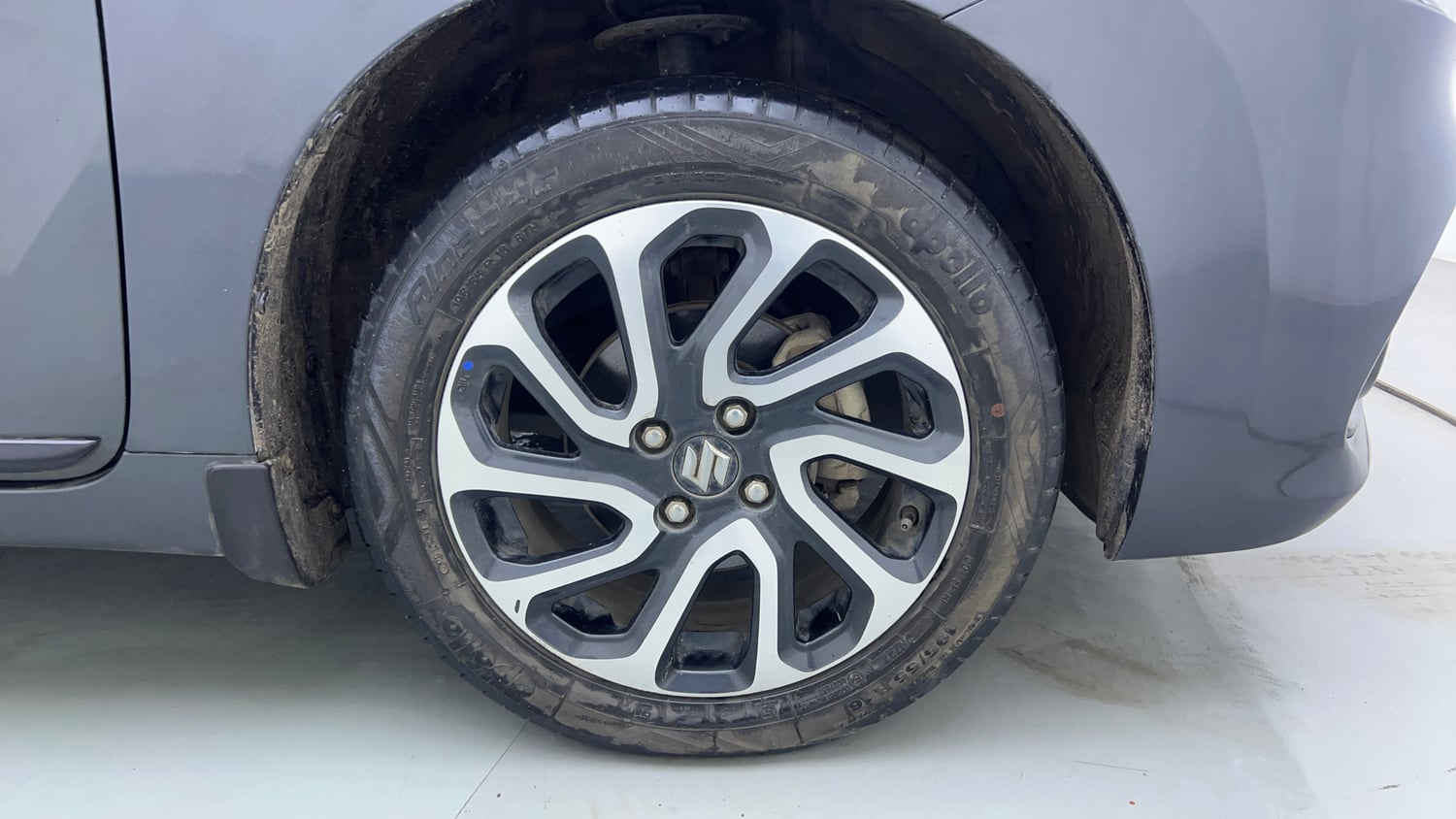 Used 2022 Maruti Suzuki Baleno Alpha MT Petrol Manual tyres RIGHT FRONT TYRE RIM VIEW