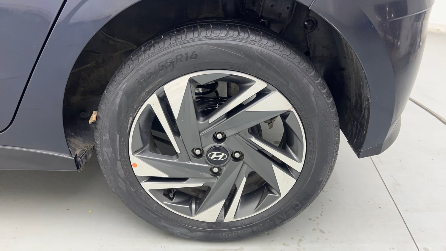 Used 2021 Hyundai i20 Asta 1.2 IVT Petrol Automatic tyres LEFT REAR TYRE RIM VIEW