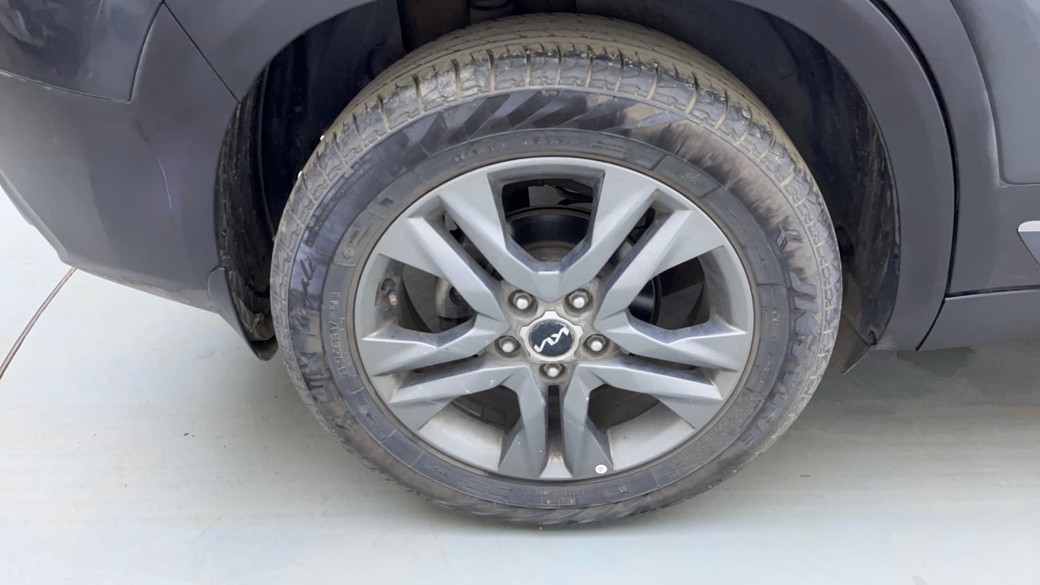 Used 2023 Kia Seltos HTX 1.5 Diesel AT Diesel Automatic tyres RIGHT REAR TYRE RIM VIEW