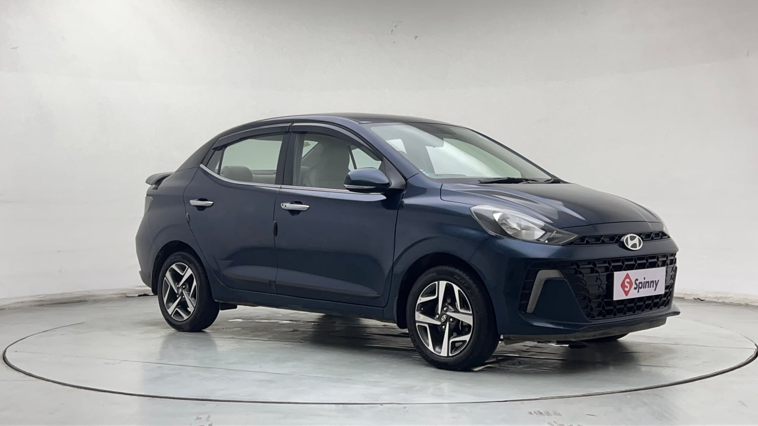 Used 2023 Hyundai Aura SX 1.2 CNG Cng Manual exterior RIGHT FRONT CORNER VIEW