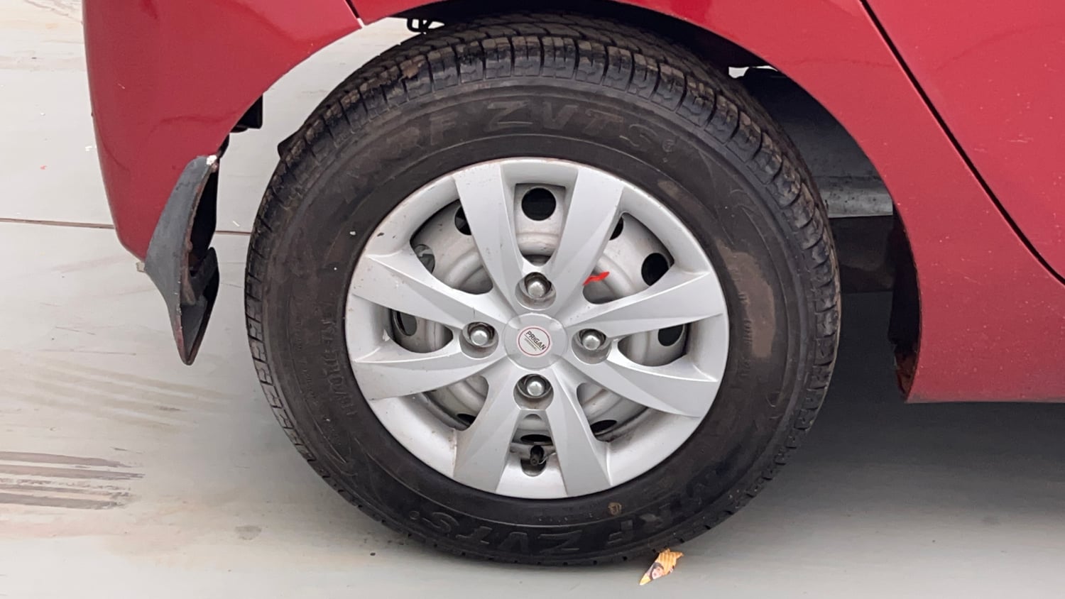 Used 2013 Hyundai Eon D-Lite + Petrol Manual tyres RIGHT REAR TYRE RIM VIEW