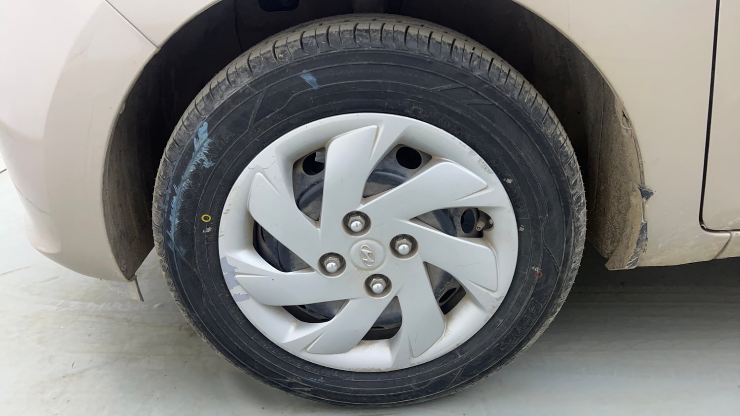 Used 2019 Hyundai Santro Sportz AMT Petrol Automatic tyres LEFT FRONT TYRE RIM VIEW
