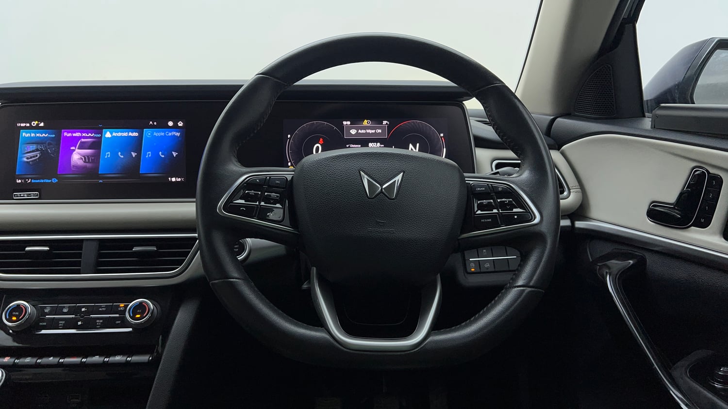 Used 2022 Mahindra XUV700 AX 7 Petrol MT 7 STR Petrol Manual interior STEERING VIEW