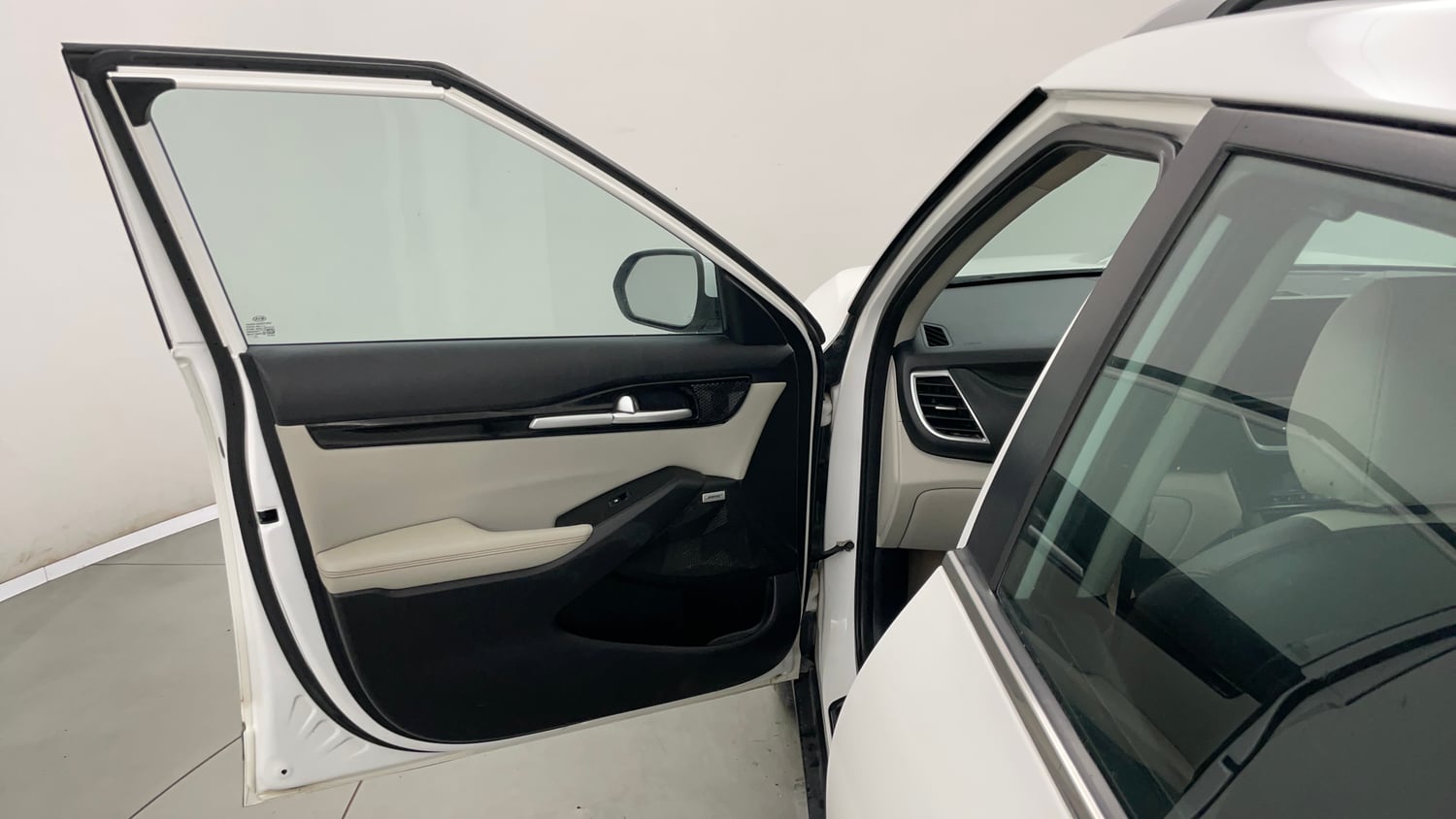 Used 2019 Kia Seltos GTX Plus 1.4 Petrol Manual interior LEFT FRONT DOOR OPEN VIEW