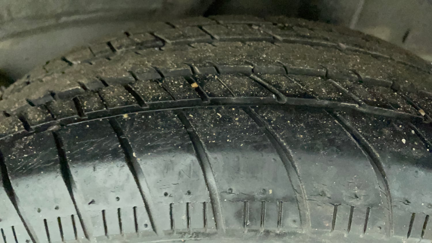Used 2018 Honda Amaze 1.2 S MT Petrol Petrol Manual tyres LEFT REAR TYRE TREAD VIEW