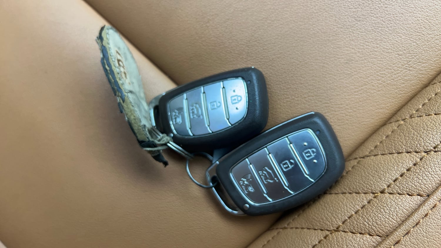 Used 2021 Hyundai i20 Asta 1.2 IVT Petrol Automatic extra CAR KEY VIEW