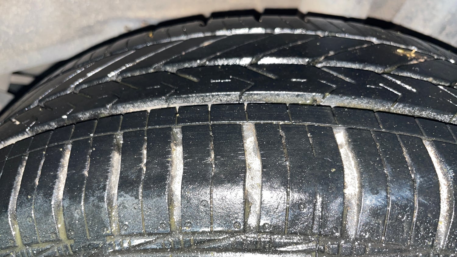 Used 2015 Hyundai Grand i10 Sportz 1.2 Kappa VTVT Petrol Manual tyres LEFT REAR TYRE TREAD VIEW