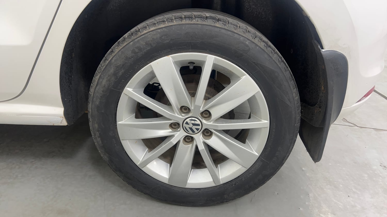 Used 2015 Volkswagen Polo Highline1.2L (P) Petrol Manual tyres LEFT REAR TYRE RIM VIEW
