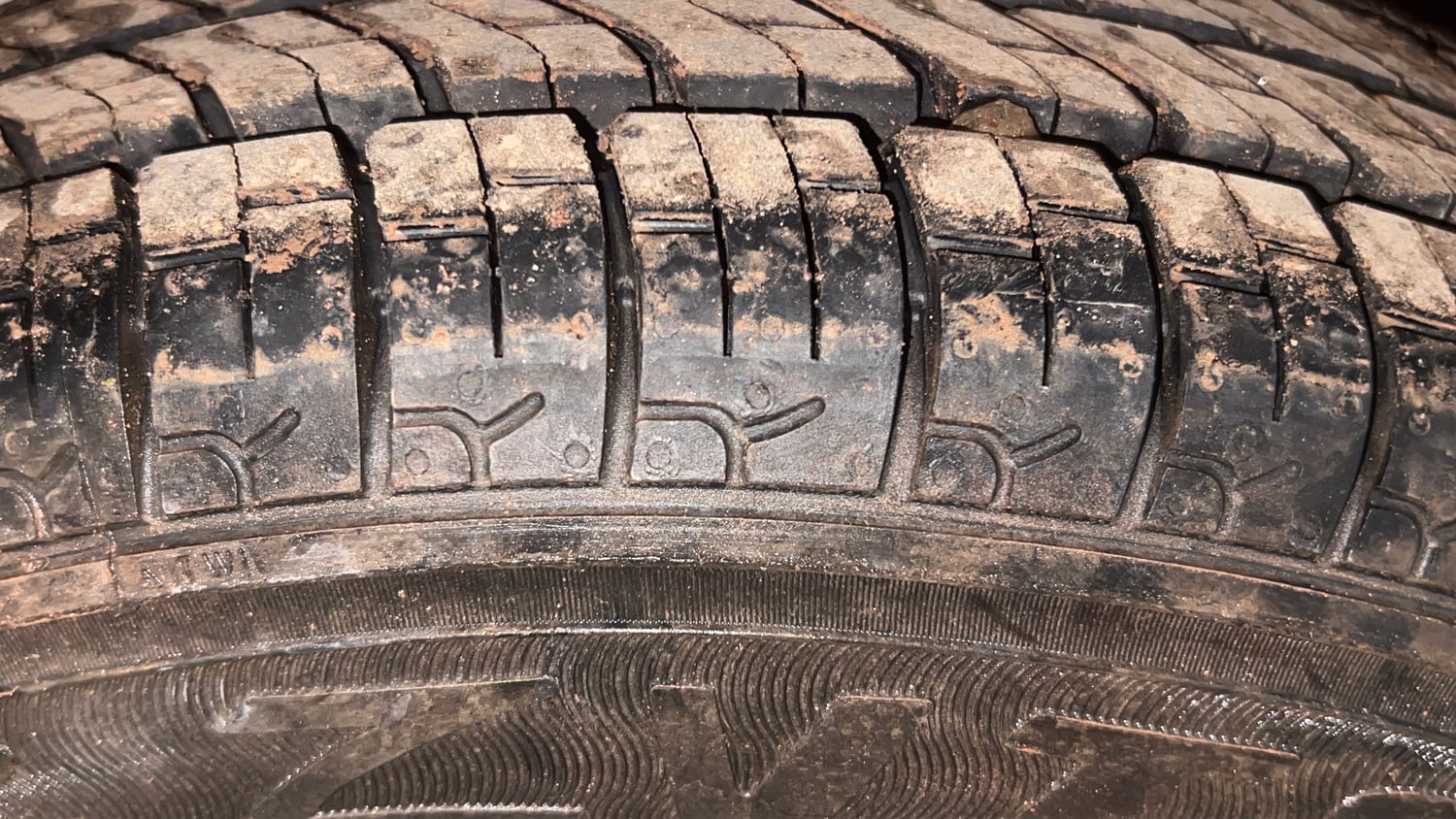 Used 2013 Hyundai Eon D-Lite + Petrol Manual tyres RIGHT REAR TYRE TREAD VIEW