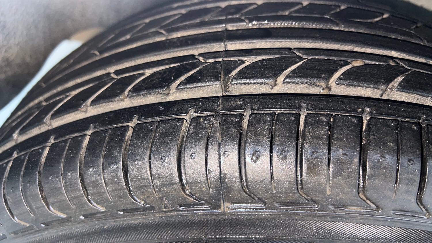 Used 2014 Ford Figo Duratec Petrol EXI 1.2 Petrol Manual tyres RIGHT REAR TYRE TREAD VIEW