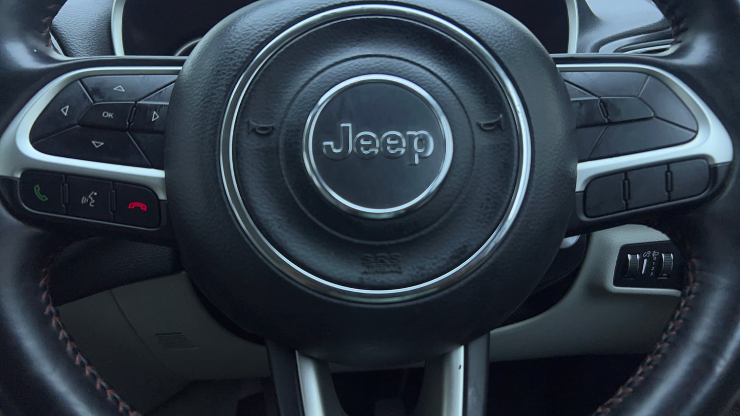 Used 2019 Jeep Compass Limited Plus Diesel 4x4 Diesel Manual top_features Airbags