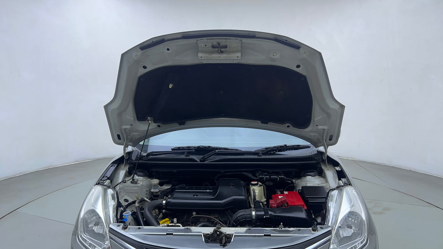 Used 2017 Maruti Suzuki Baleno Zeta 1.3 Diesel Manual engine ENGINE & BONNET OPEN FRONT VIEW