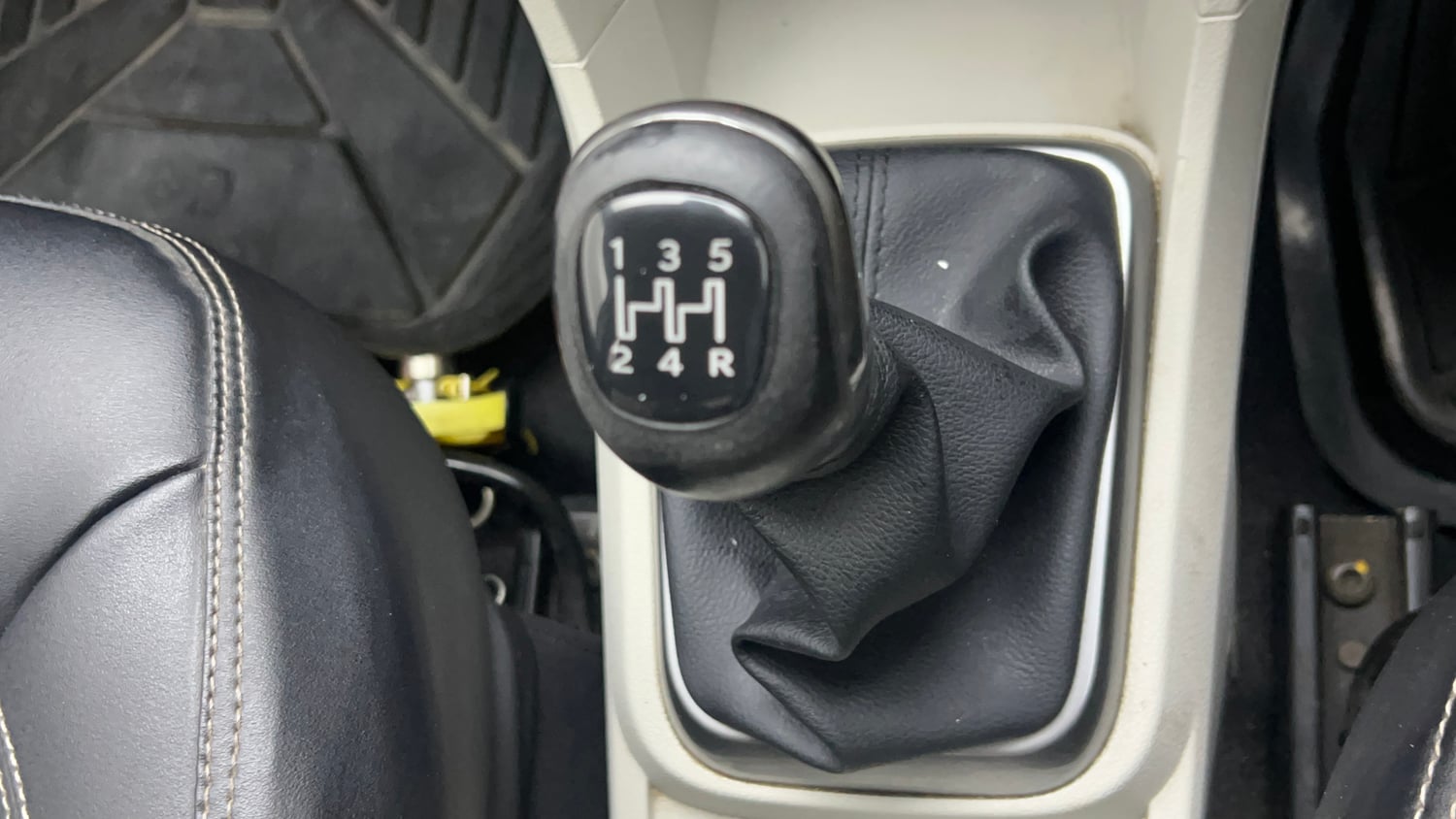 Used 2022 Tata Tigor XZ Plus CNG Cng Manual interior GEAR  KNOB VIEW