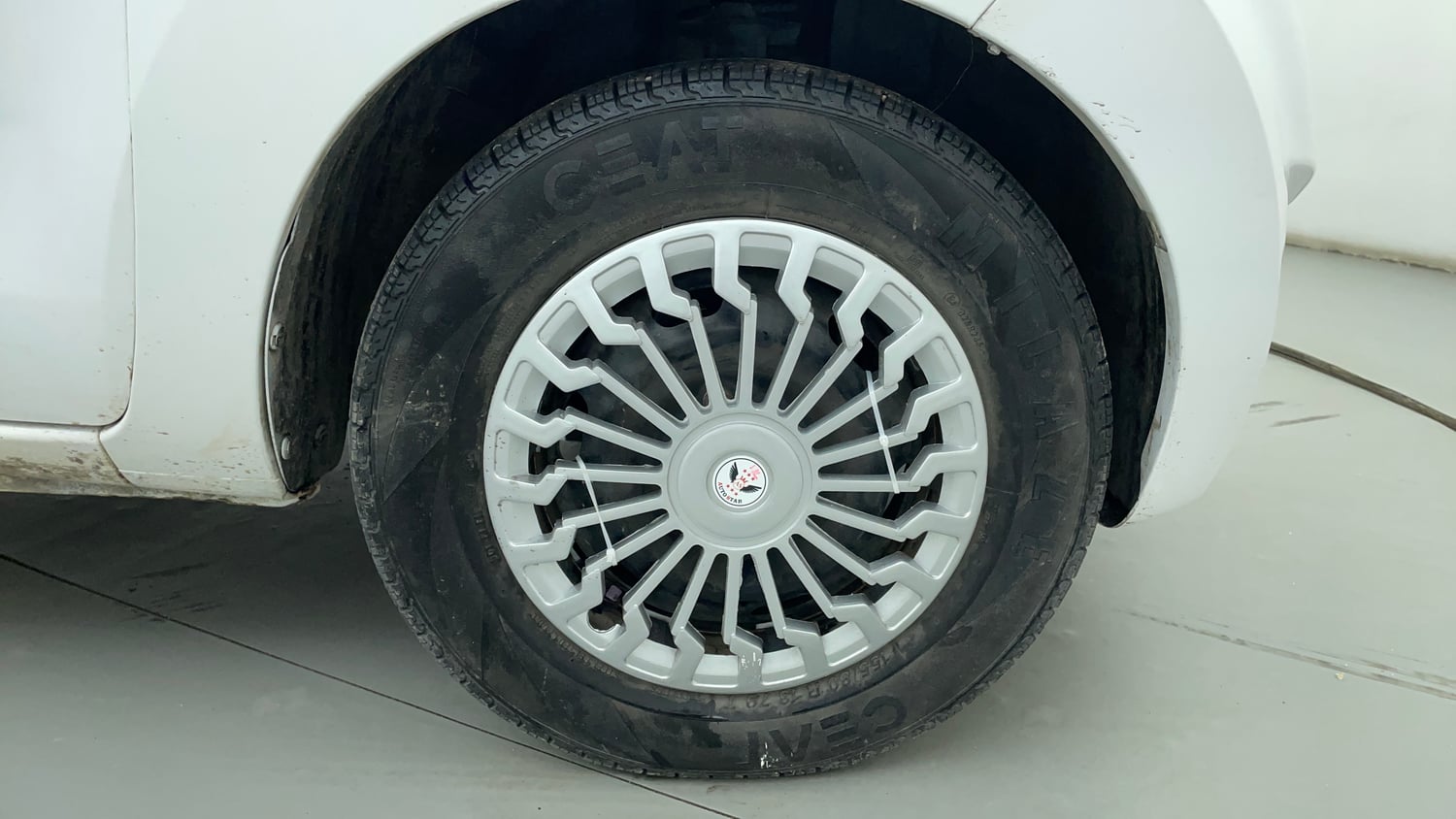 Used 2017 Datsun Redi-GO T (O) Petrol Manual tyres RIGHT FRONT TYRE RIM VIEW