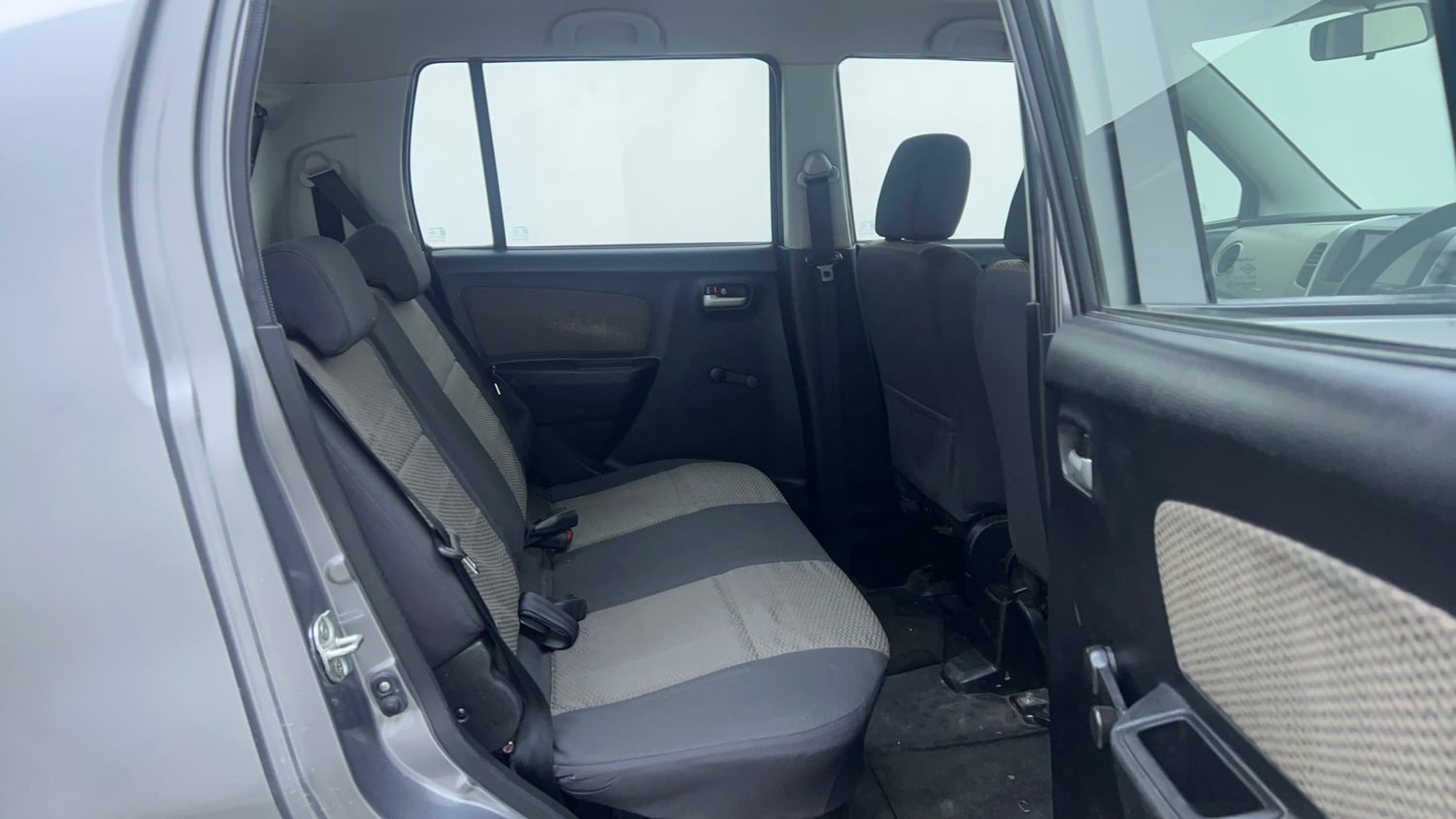 Used 2014 Maruti Suzuki Wagon R LXI Petrol Manual interior RIGHT SIDE REAR DOOR CABIN VIEW
