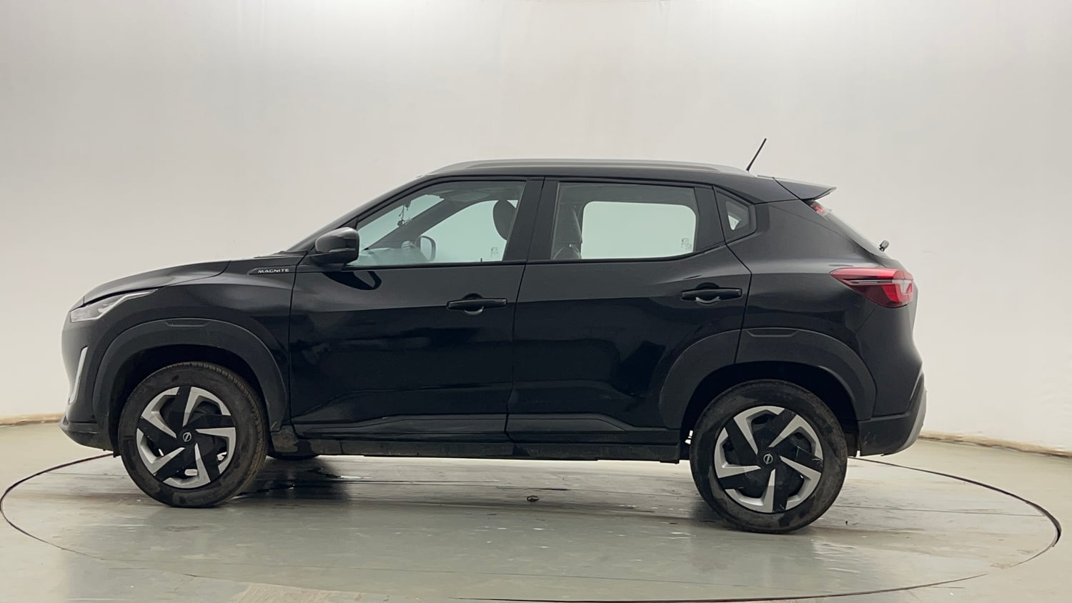 Used 2023 Nissan Magnite XL Petrol Manual exterior LEFT SIDE VIEW