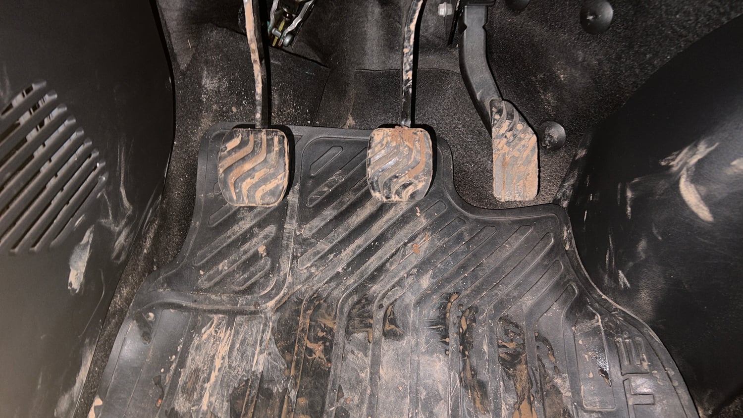 Used 2023 Nissan Magnite XL Petrol Manual interior PEDALS VIEW