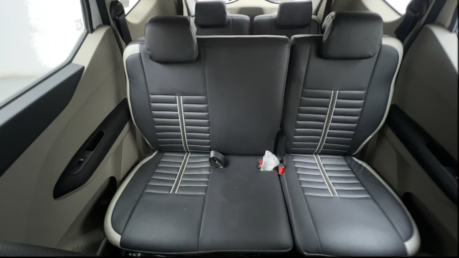 Used 2021 Renault Triber RXZ EASY-R AMT Petrol Automatic interior REAR SEAT CONDITION VIEW