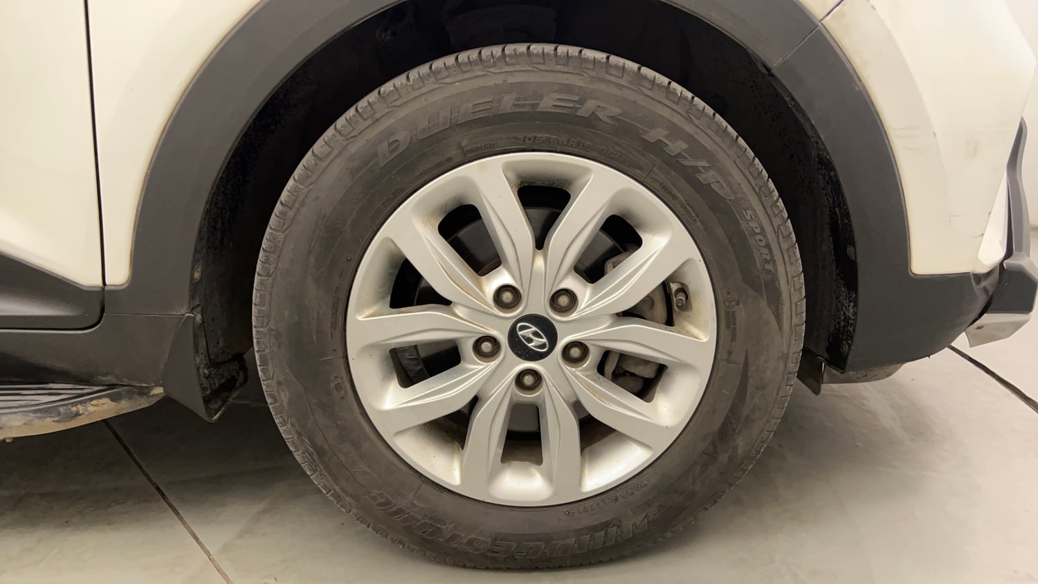 Used 2020 Hyundai Creta SX 1.6 AT CRDi Diesel Automatic tyres RIGHT FRONT TYRE RIM VIEW