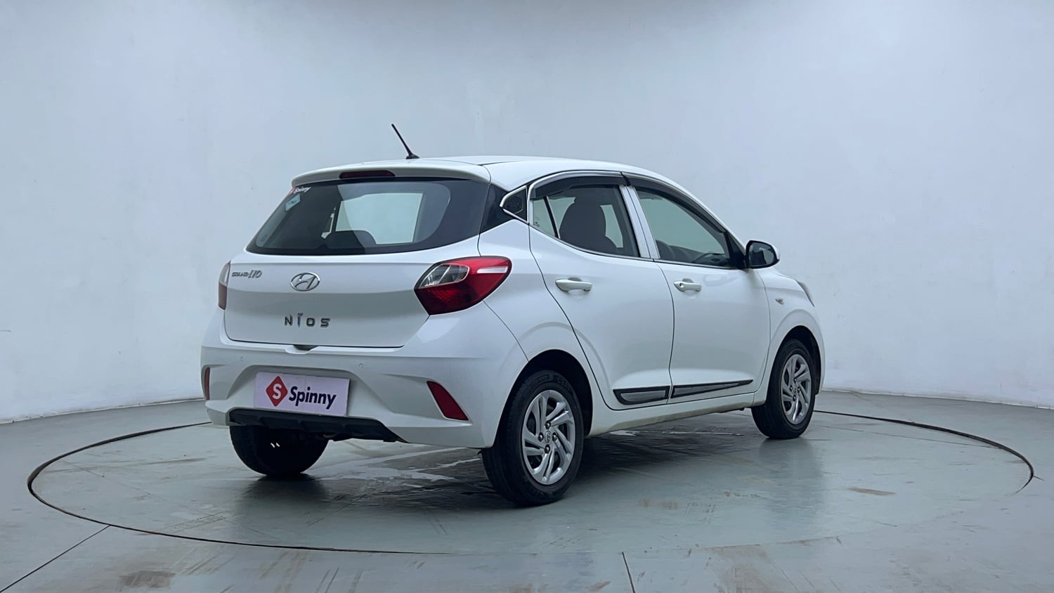 Used 2022 Hyundai Grand i10 Nios Magna 1.2 Kappa VTVT CNG Cng Manual exterior RIGHT REAR CORNER VIEW