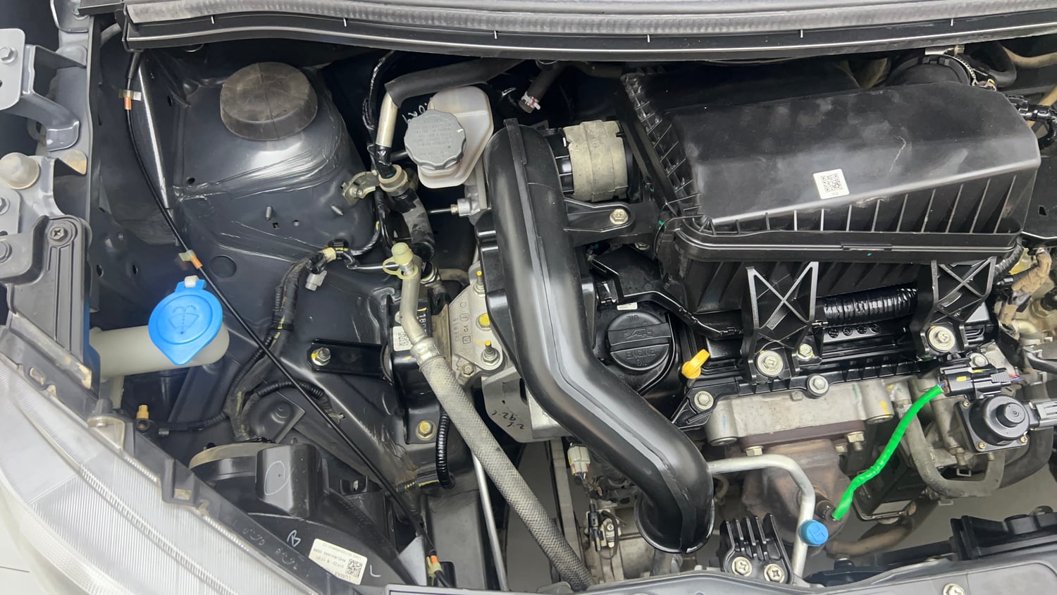 Used 2022 Maruti Suzuki Wagon R LXI 1.0 Petrol Manual engine ENGINE RIGHT SIDE VIEW