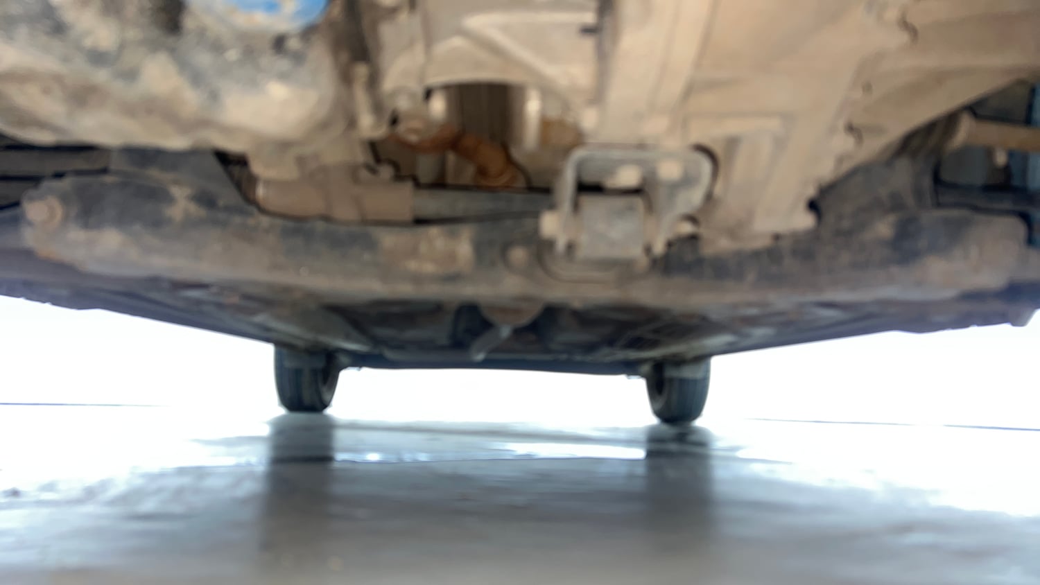Used 2022 Hyundai Grand i10 Nios Magna 1.2 Kappa VTVT CNG Cng Manual extra FRONT LEFT UNDERBODY VIEW