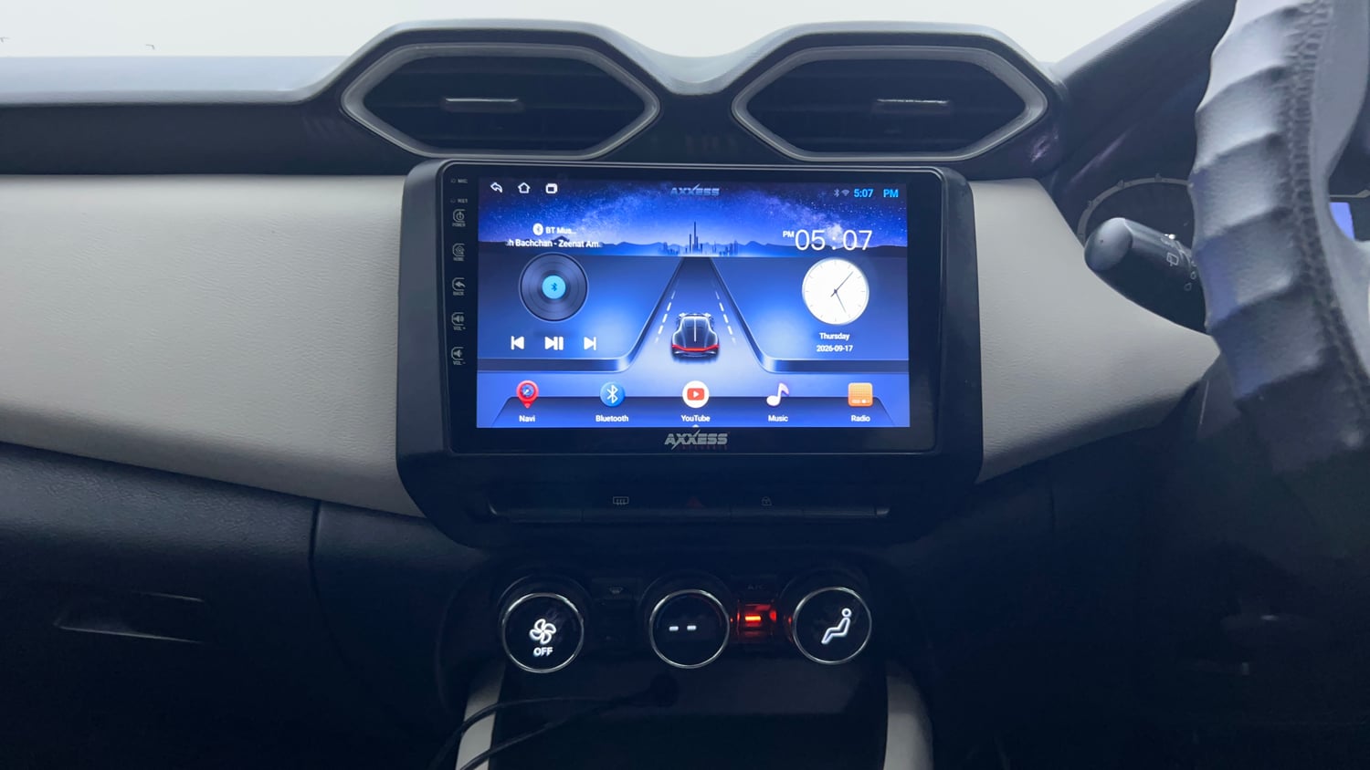 Used 2023 Nissan Magnite XL Petrol Manual interior MUSIC SYSTEM & AC CONTROL VIEW