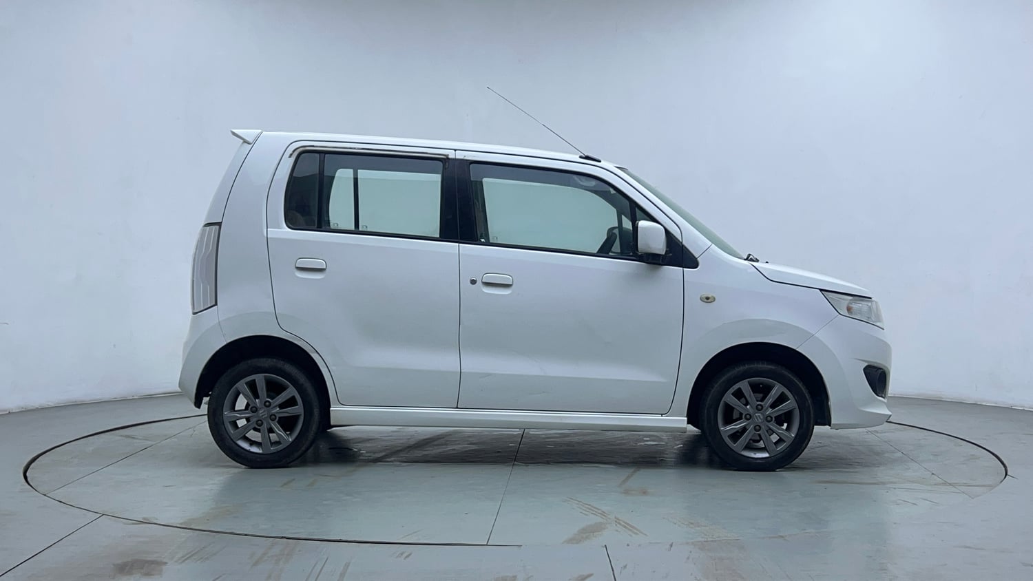 Used 2017 Maruti Suzuki Wagon R VXI+ Petrol Manual exterior RIGHT SIDE VIEW