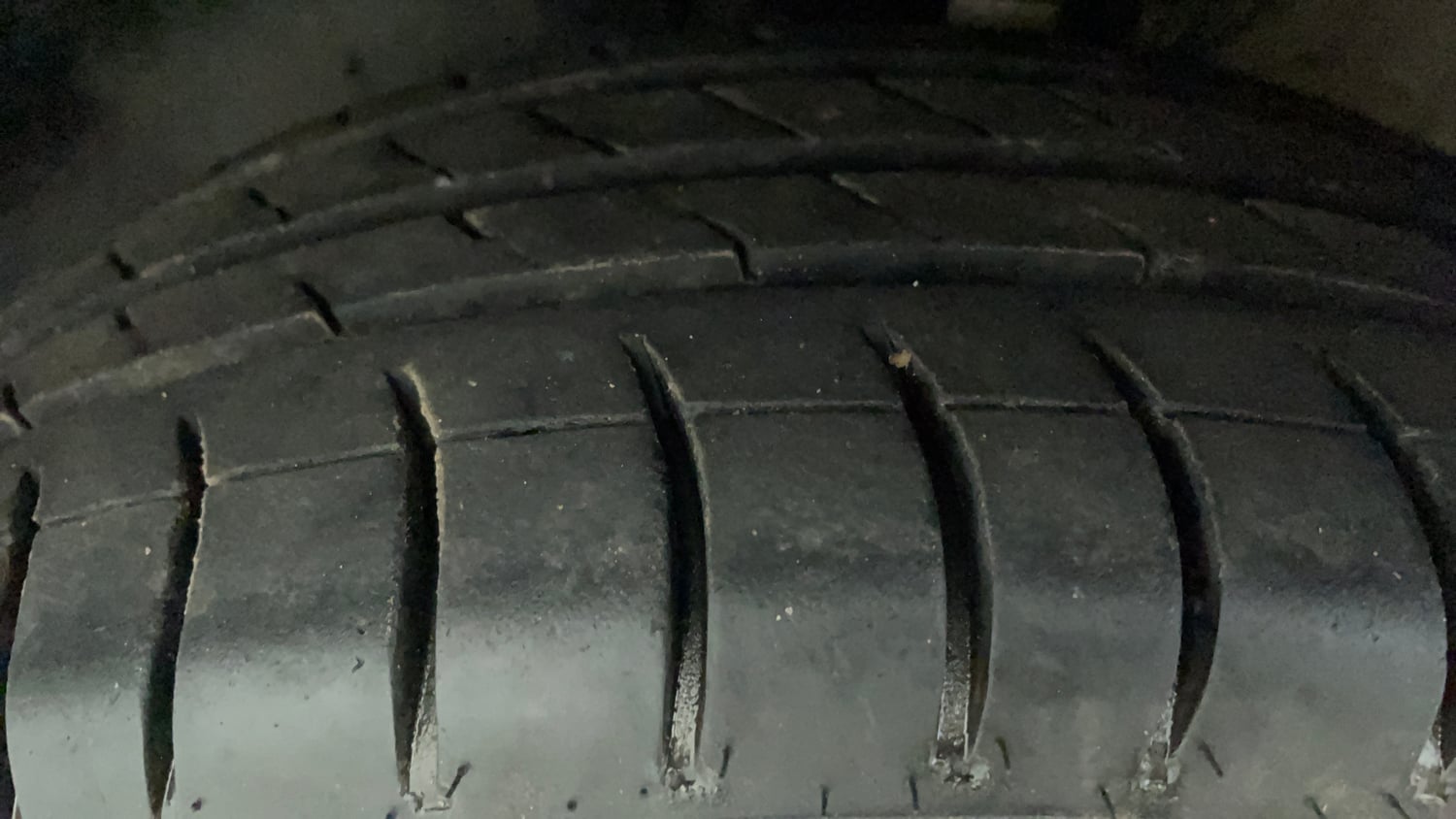 Used 2016 Volkswagen Polo Highline1.5L (D) Diesel Manual tyres LEFT FRONT TYRE TREAD VIEW