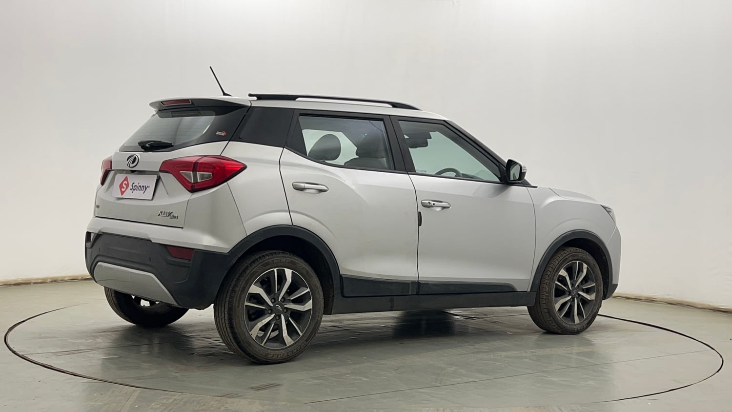 Used 2021 Mahindra XUV 300 W8 (O) 1.2 Petrol Petrol Manual exterior RIGHT REAR CORNER VIEW