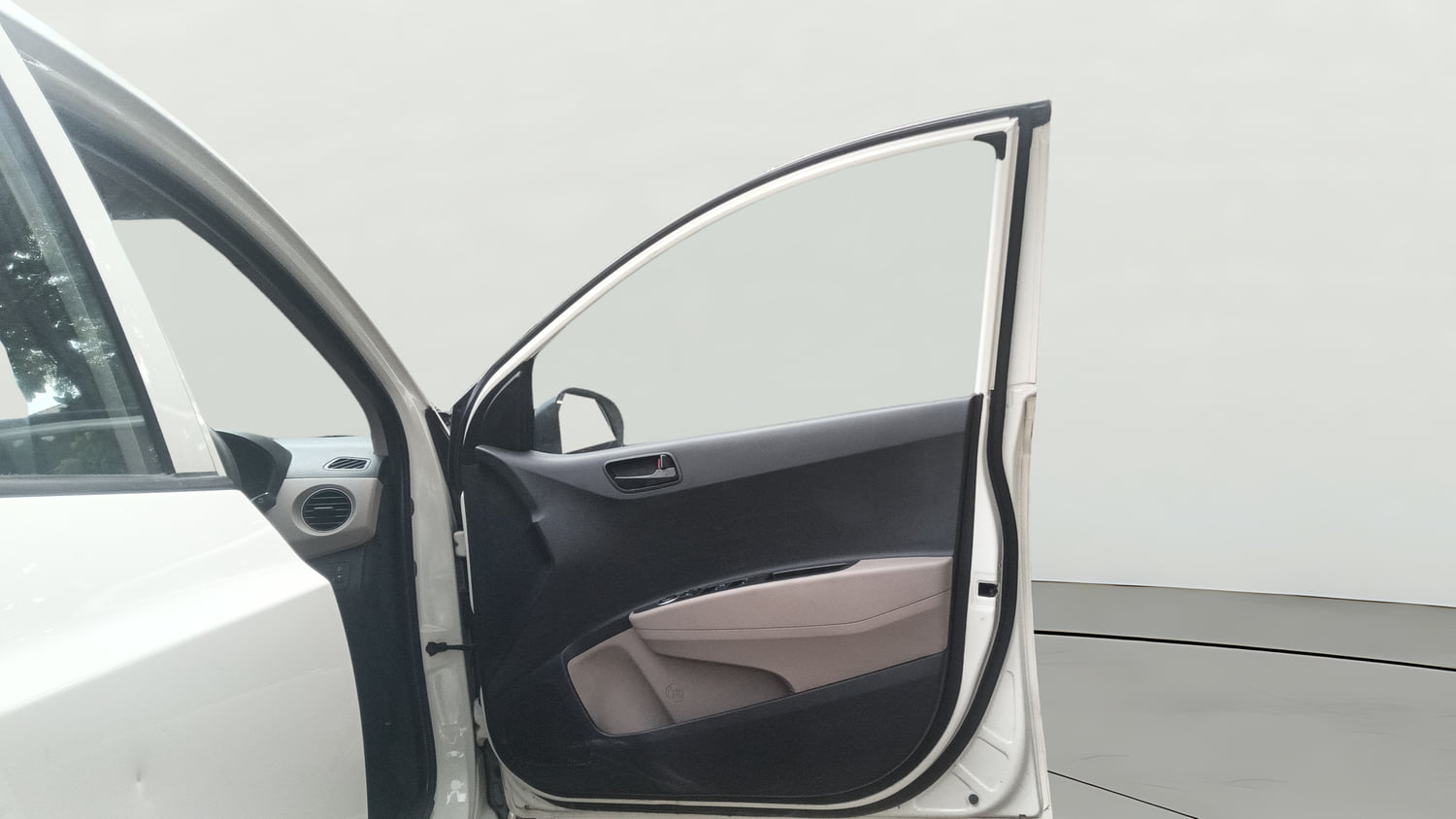 Used 2016 Hyundai Grand i10 Magna 1.2 Kappa VTVT Petrol Manual interior RIGHT FRONT DOOR OPEN VIEW