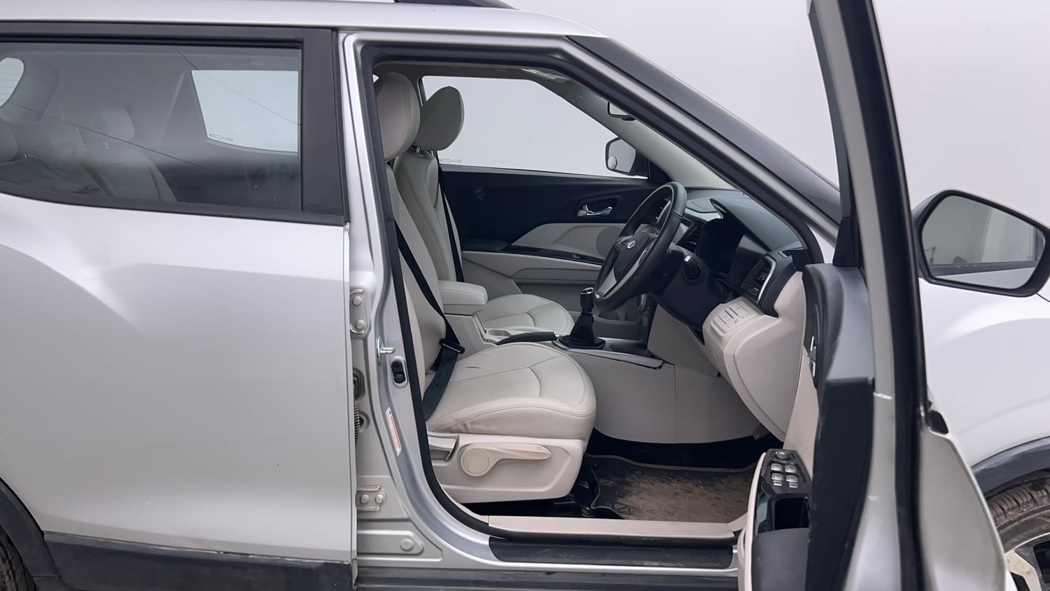 Used 2021 Mahindra XUV 300 W8 (O) 1.2 Petrol Petrol Manual interior RIGHT SIDE FRONT DOOR CABIN VIEW