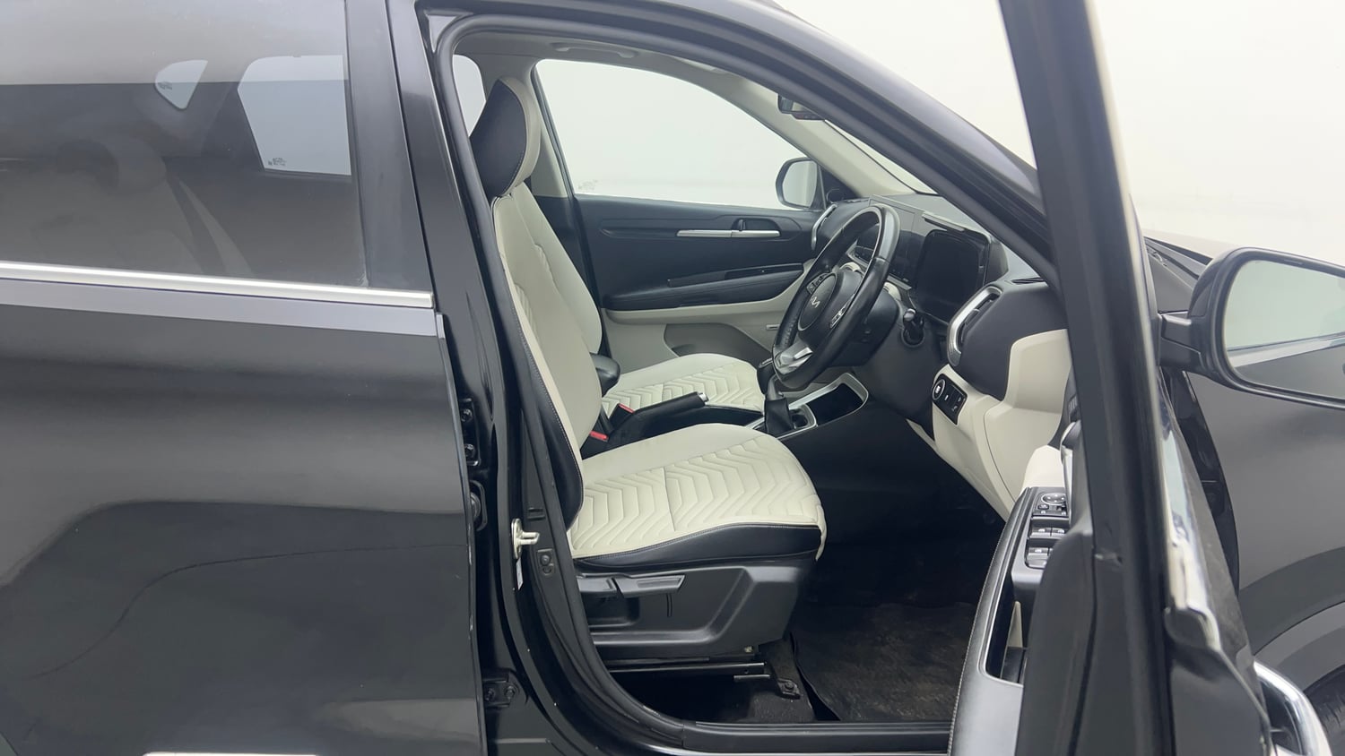 Used 2022 Kia Sonet HTX Plus 1.5 Diesel Manual interior RIGHT SIDE FRONT DOOR CABIN VIEW