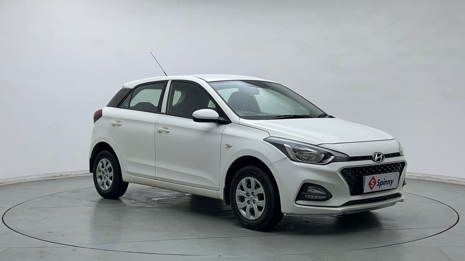Used 2019 Hyundai Elite i20 Magna Plus 1.2 Petrol Manual exterior RIGHT FRONT CORNER VIEW