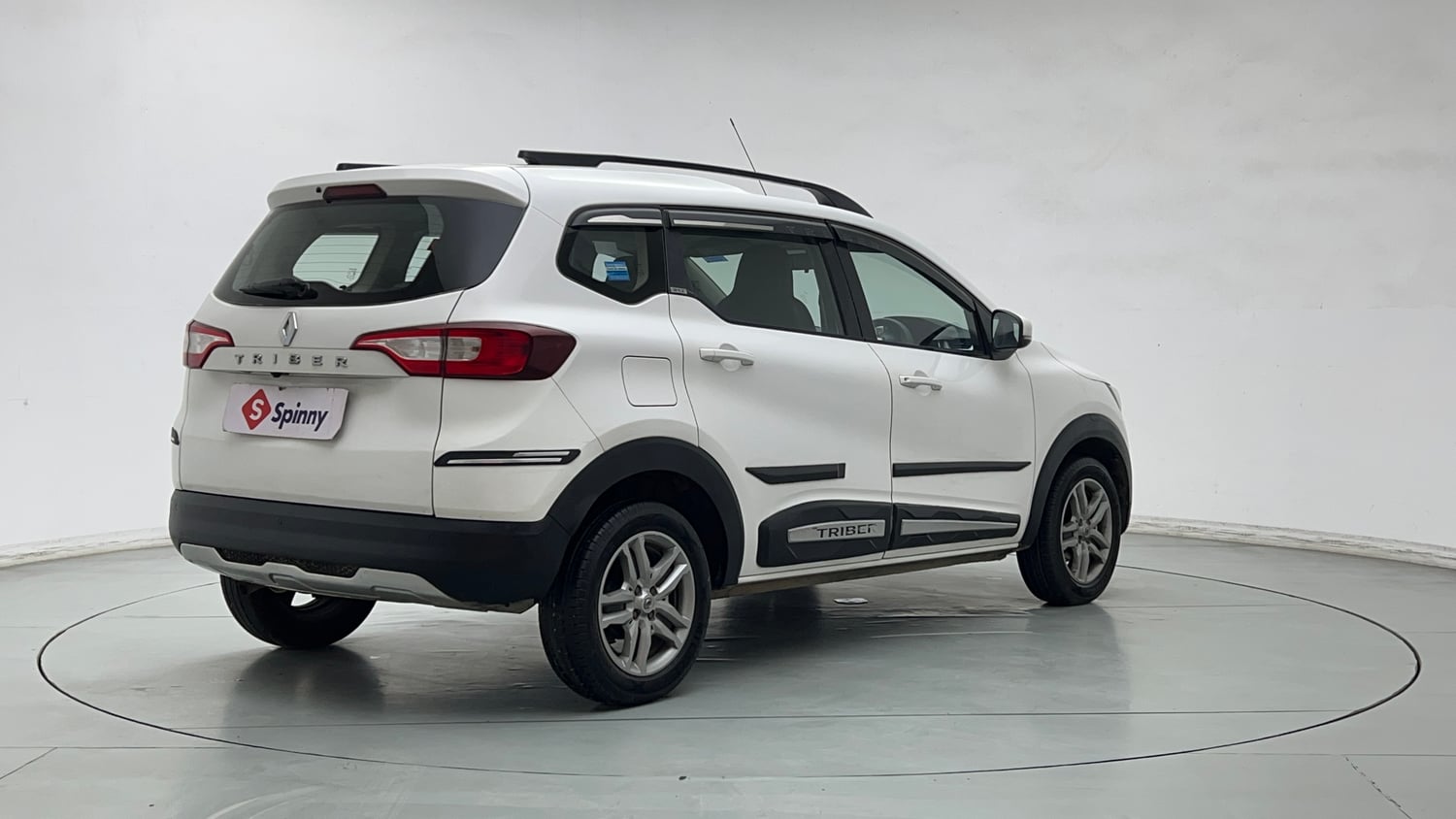 Used 2021 Renault Triber RXZ EASY-R AMT Petrol Automatic exterior RIGHT REAR CORNER VIEW
