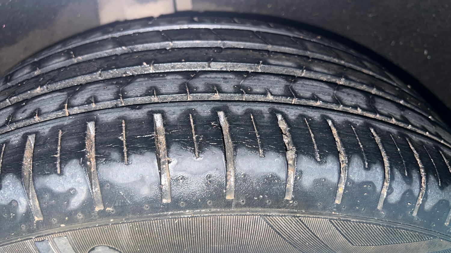 Used 2017 Maruti Suzuki Baleno Zeta 1.3 Diesel Manual tyres RIGHT REAR TYRE TREAD VIEW