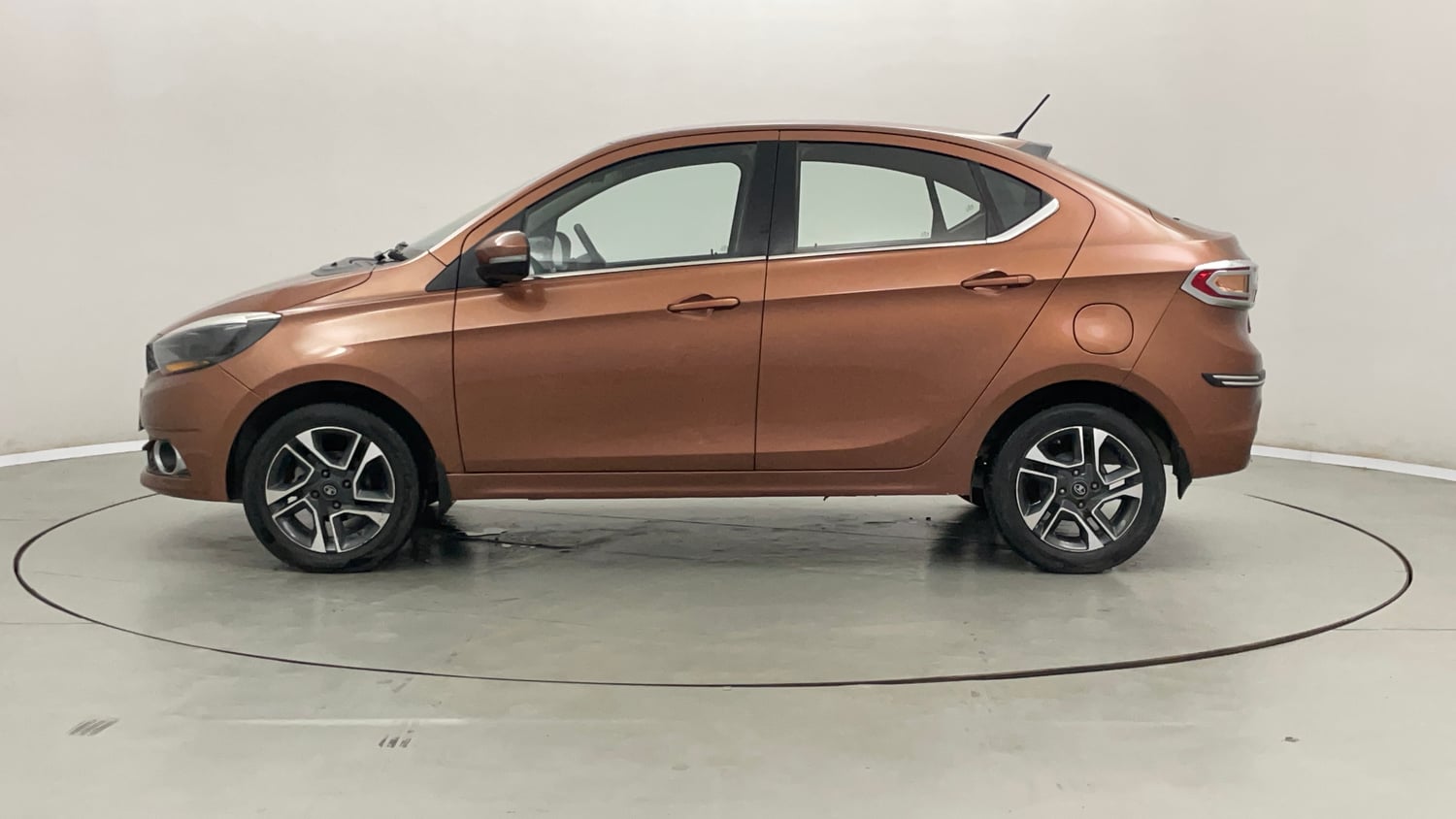Used 2018 Tata Tigor Revotron XZ (O) Petrol Manual exterior LEFT SIDE VIEW
