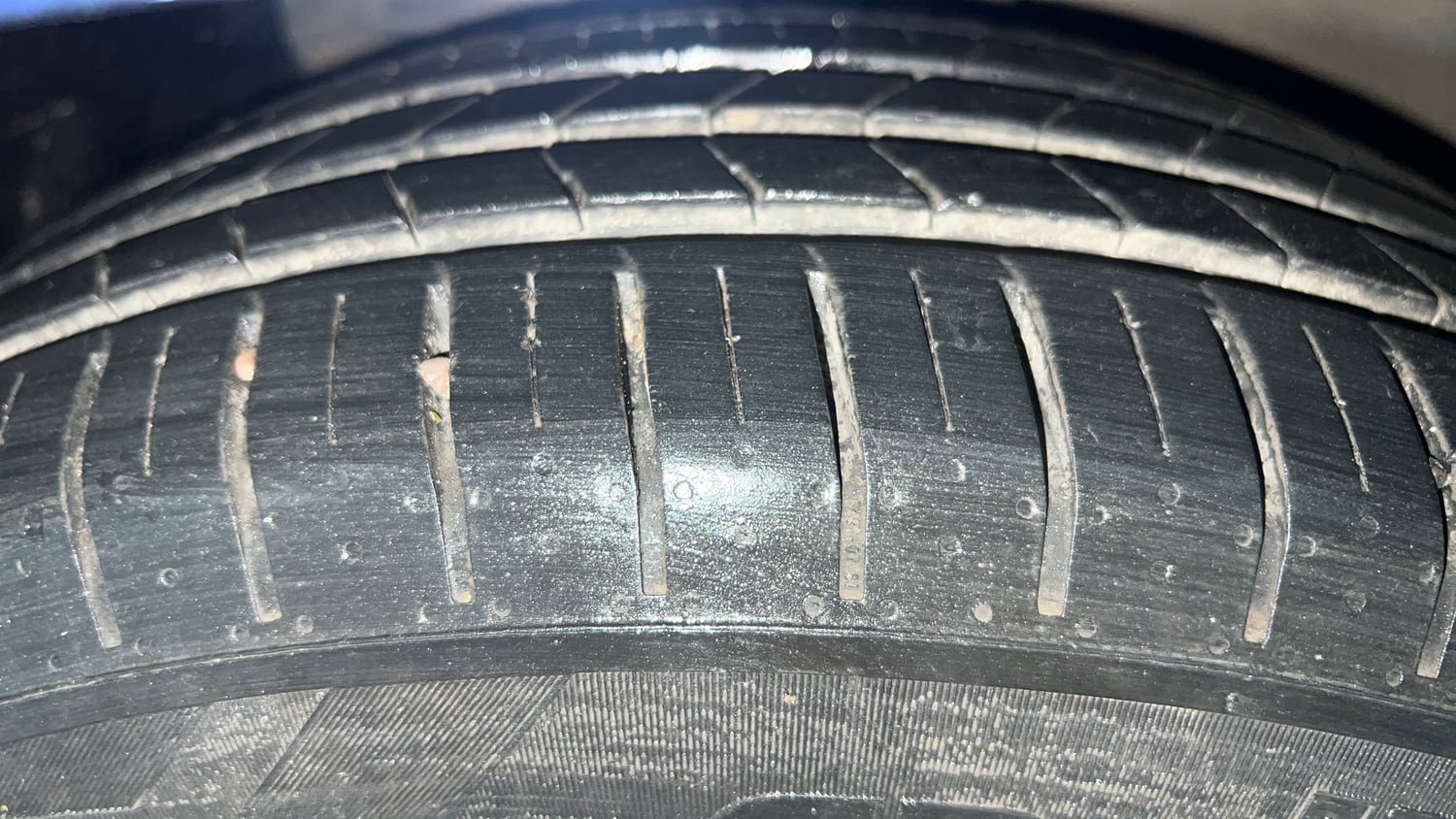 Used 2020 Maruti Suzuki Ciaz Alpha Hybrid 1.5 Petrol Manual tyres LEFT FRONT TYRE TREAD VIEW