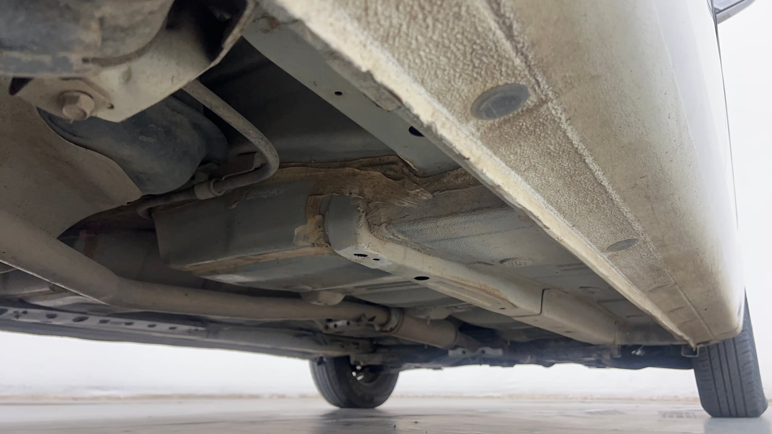Used 2015 Hyundai i10 Magna 1.1 iRDE2 Petrol Manual extra REAR RIGHT UNDERBODY VIEW