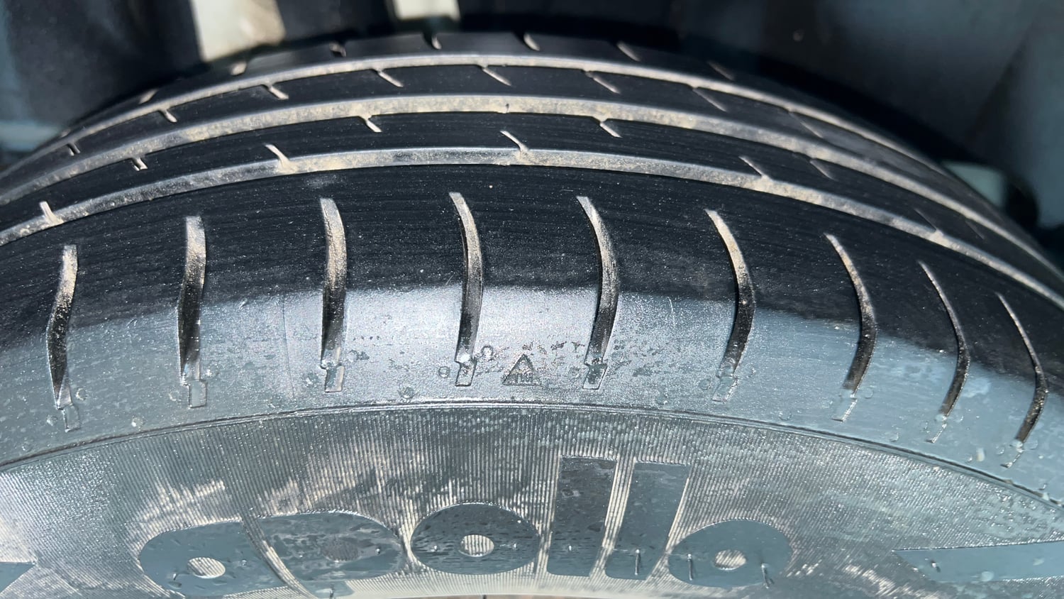 Used 2019 Maruti Suzuki Swift VXi Petrol Manual tyres RIGHT REAR TYRE TREAD VIEW